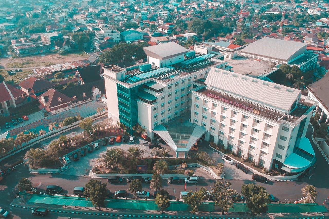 Truntum Padang Hotel Buitenkant foto