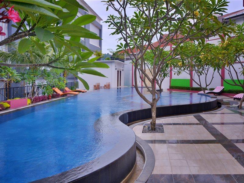 Truntum Padang Hotel Buitenkant foto